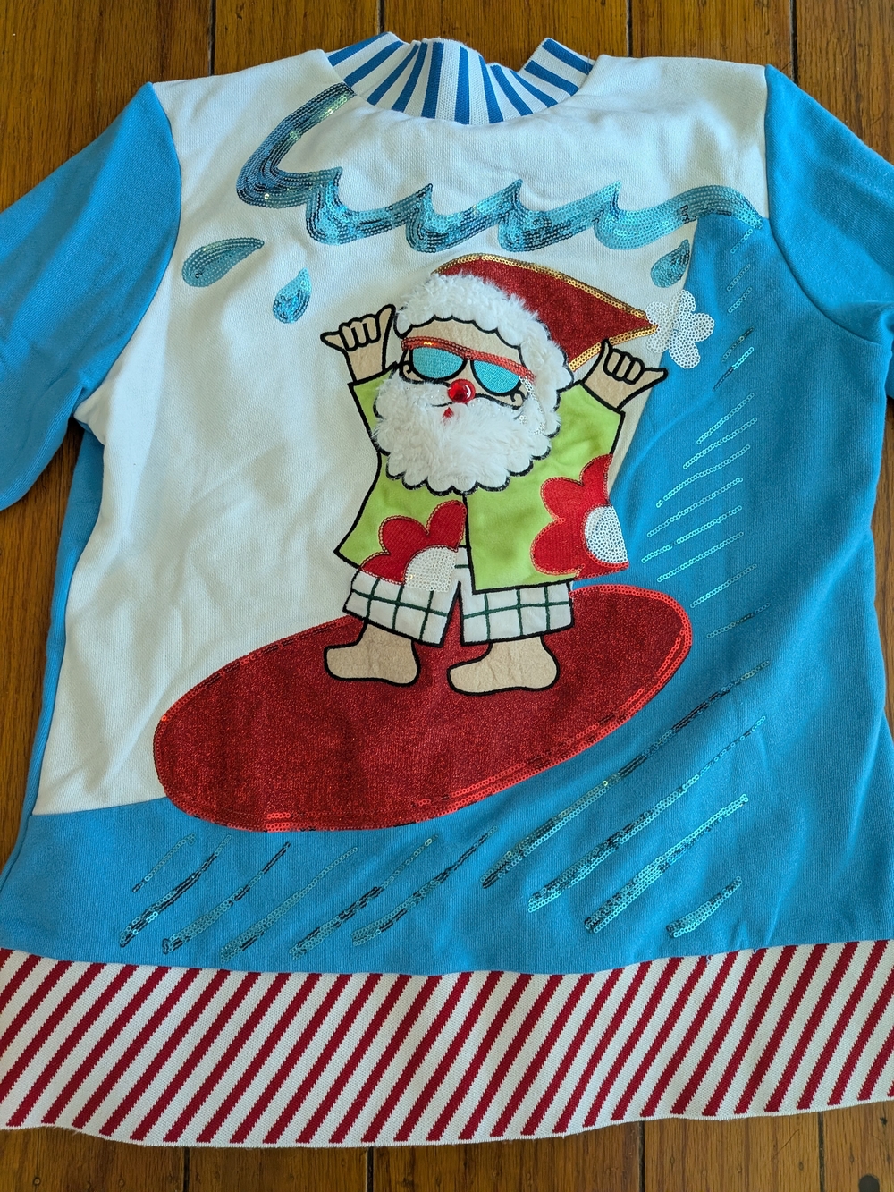 Whoopi Goldberg 2021 Surfing Santa Graphic Sweater sweatshirt Ugly Christmas XS